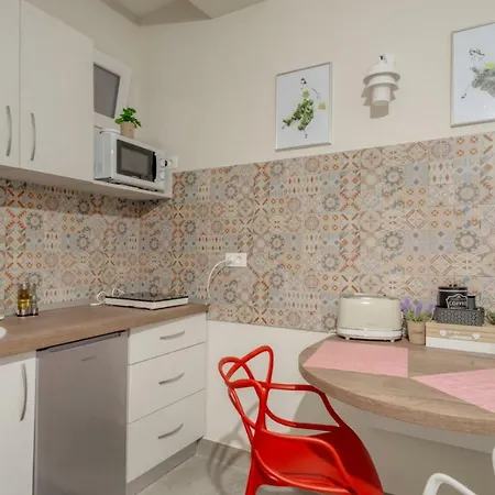 Andrew's Place-in The Heart Of The Old City